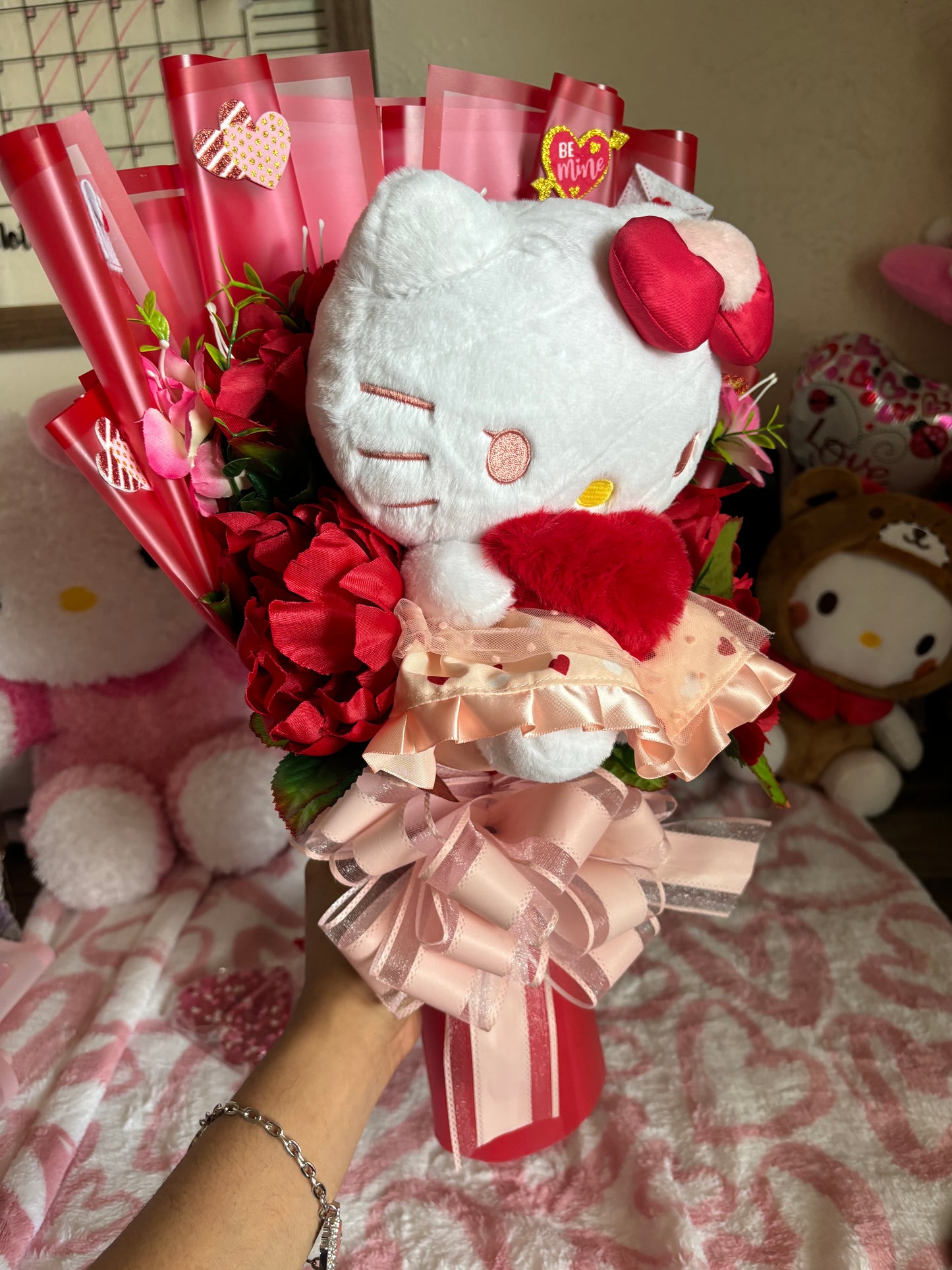 Vintage Hello Kitty Valentines Plushyquet💘