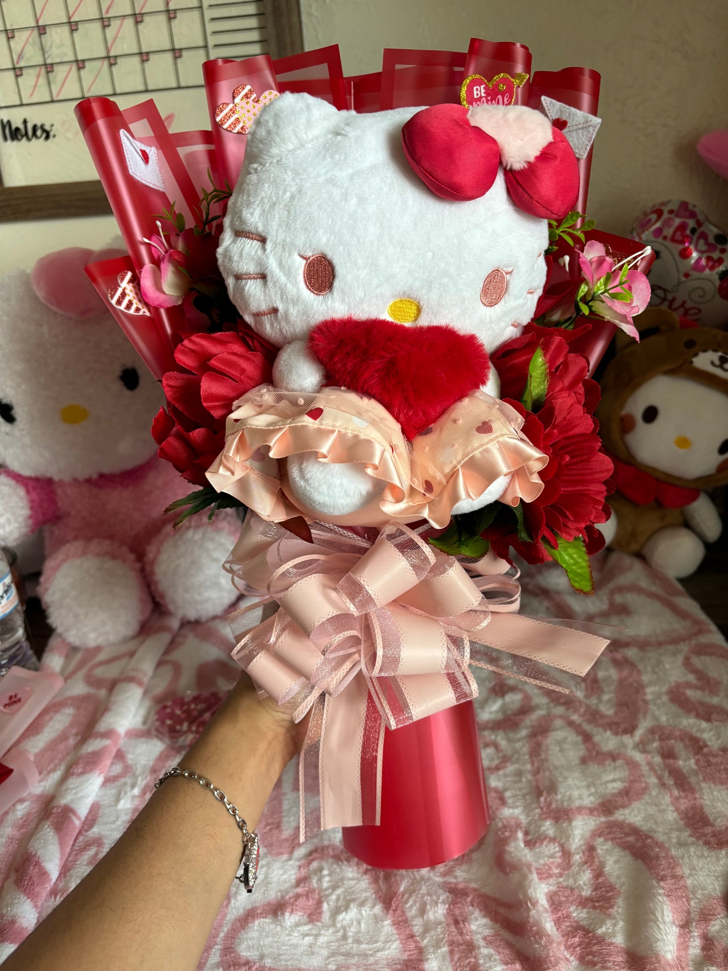 Vintage Hello Kitty Valentines Plushyquet💘