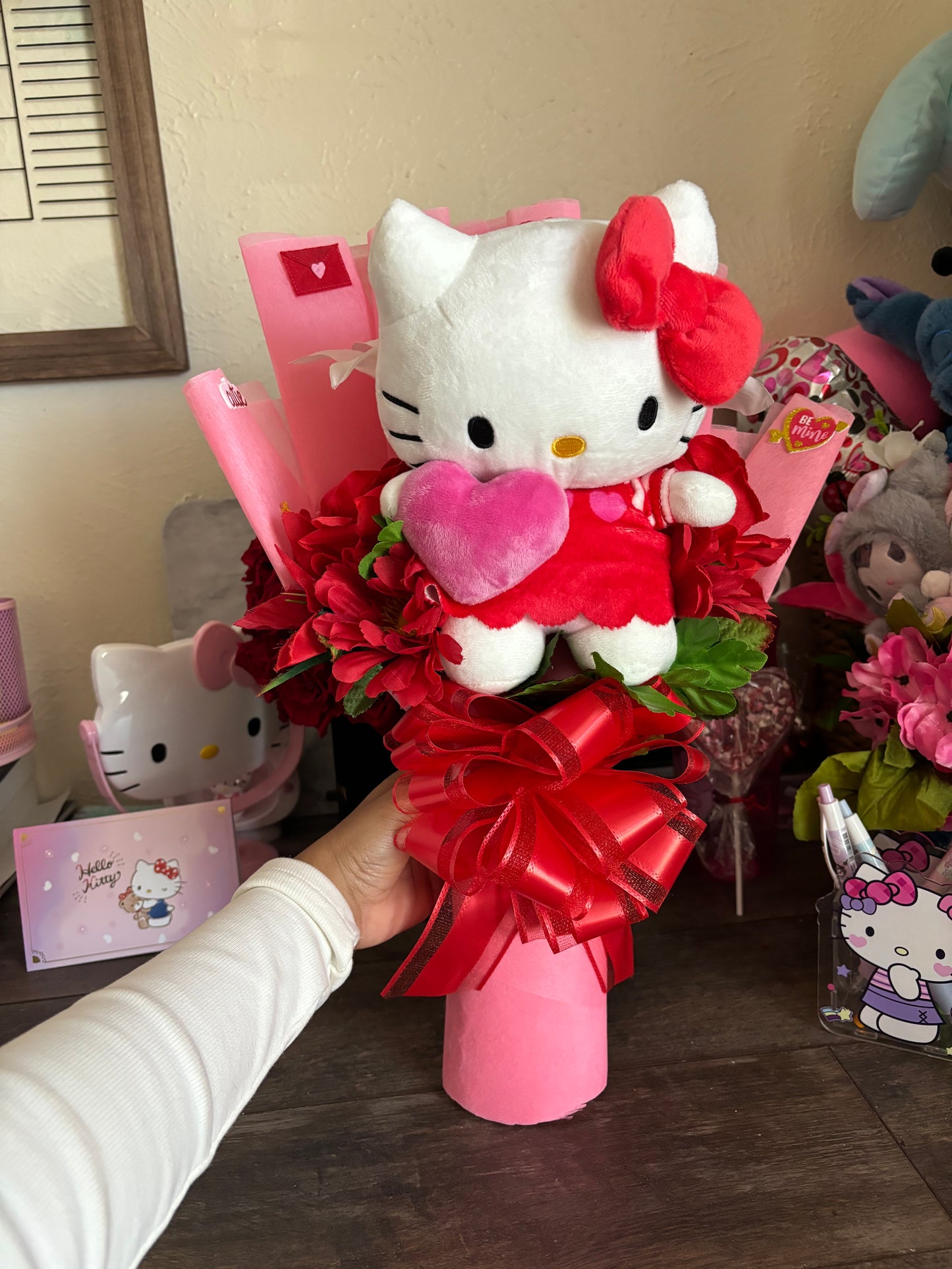 Valentines Hello Kitty plushy bouquet 💌💘