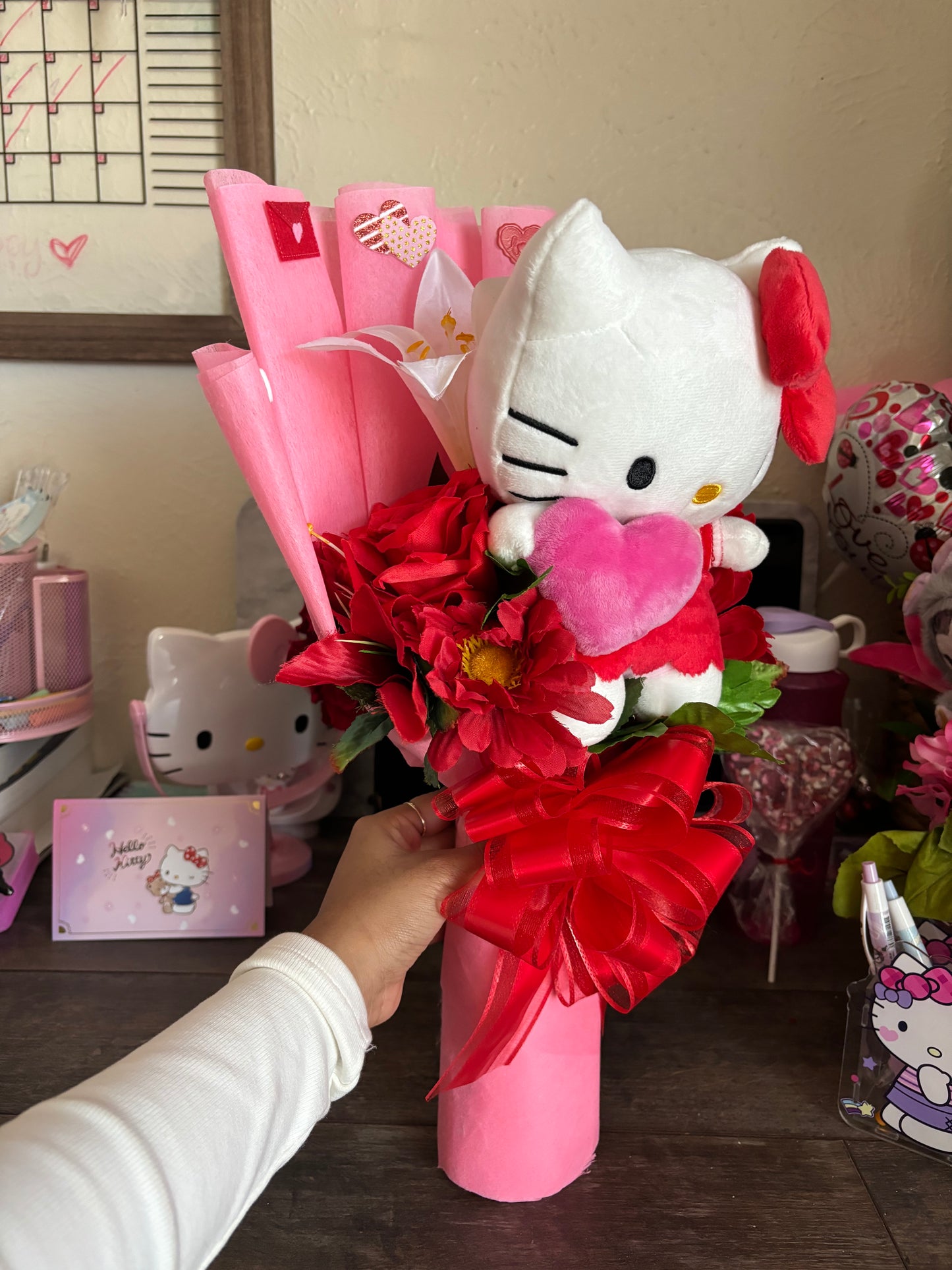 Valentines Hello Kitty plushy bouquet 💌💘