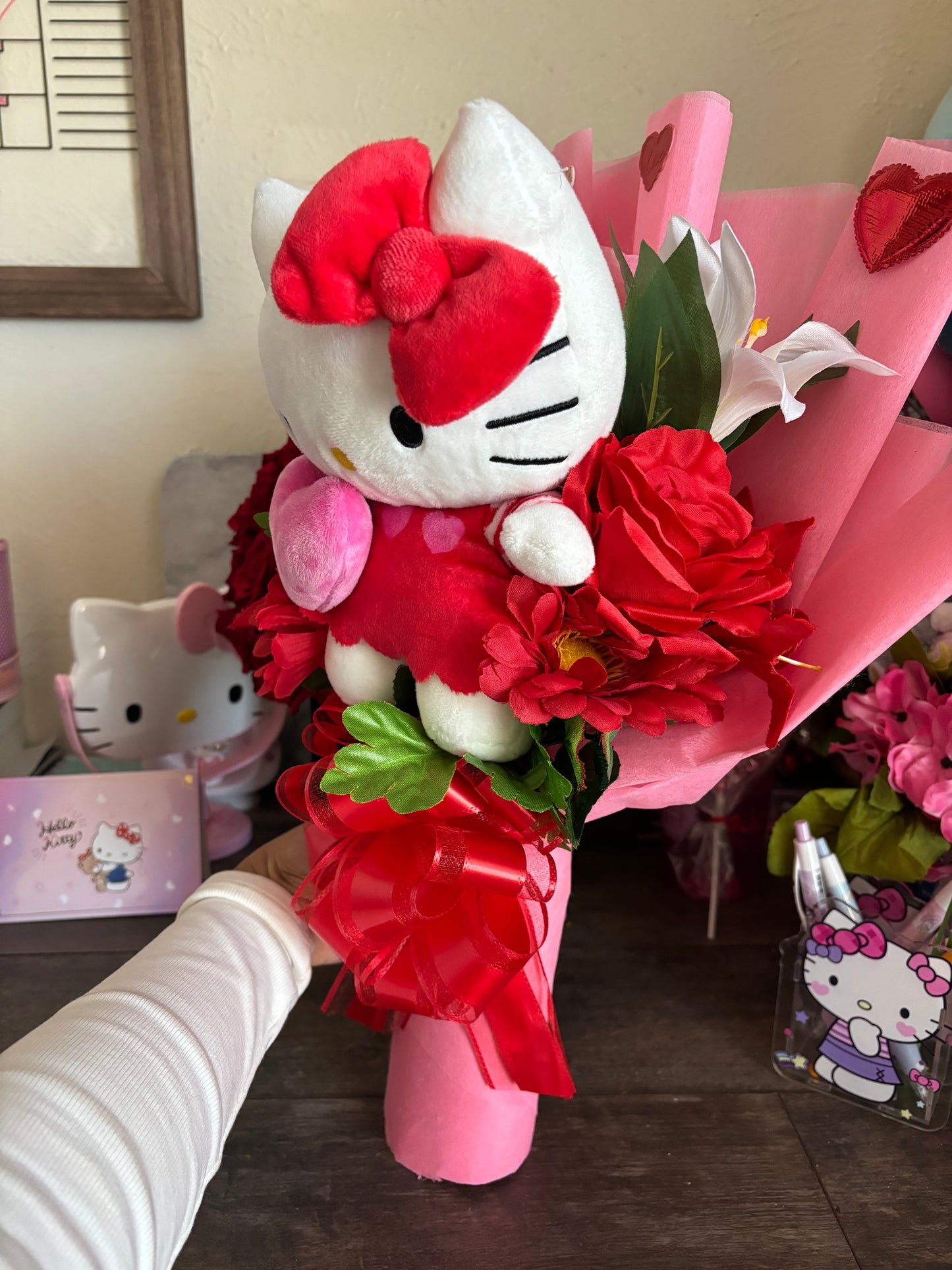 Valentines Hello Kitty plushy bouquet 💌💘