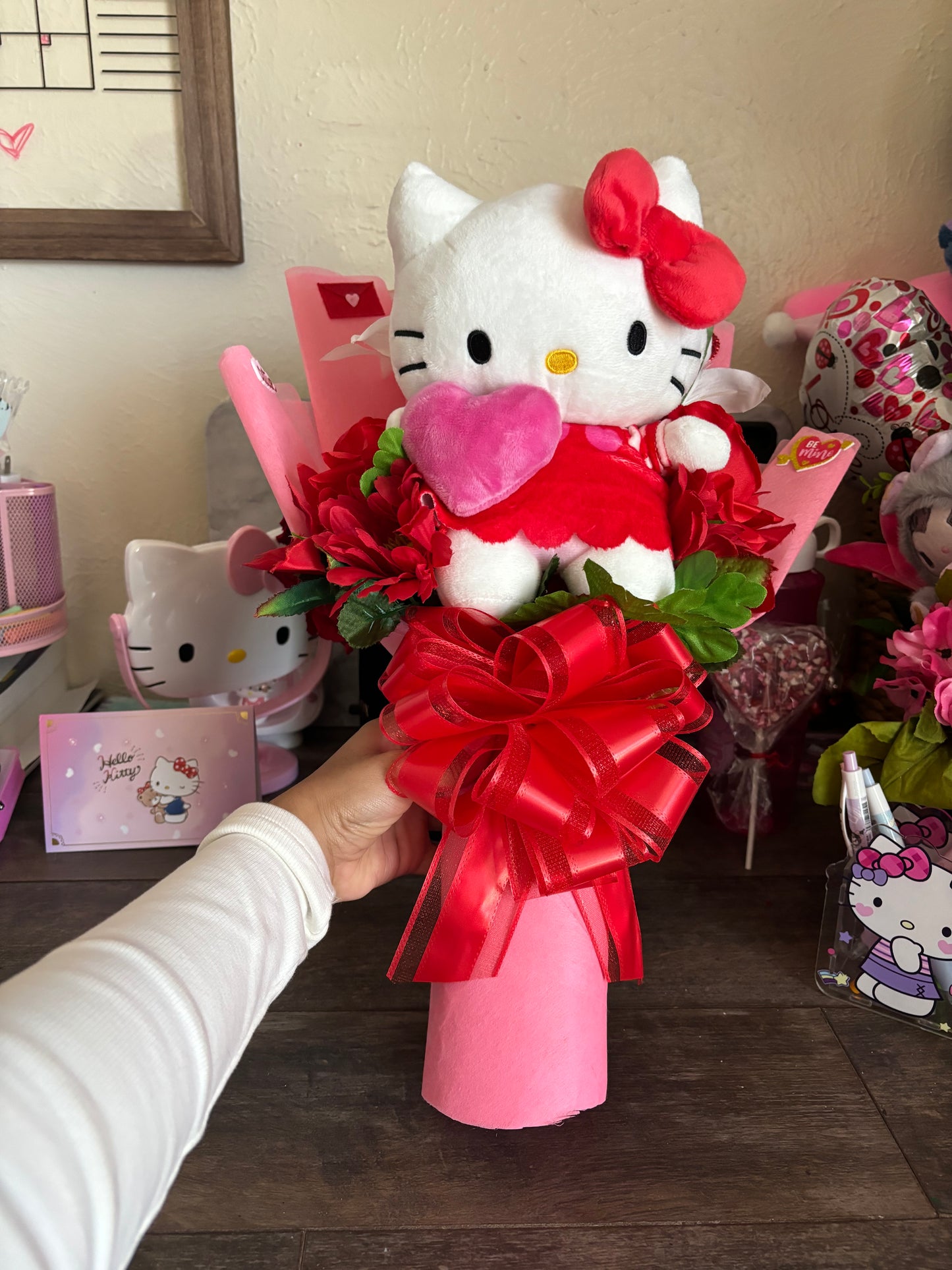 Valentines Hello Kitty plushy bouquet 💌💘