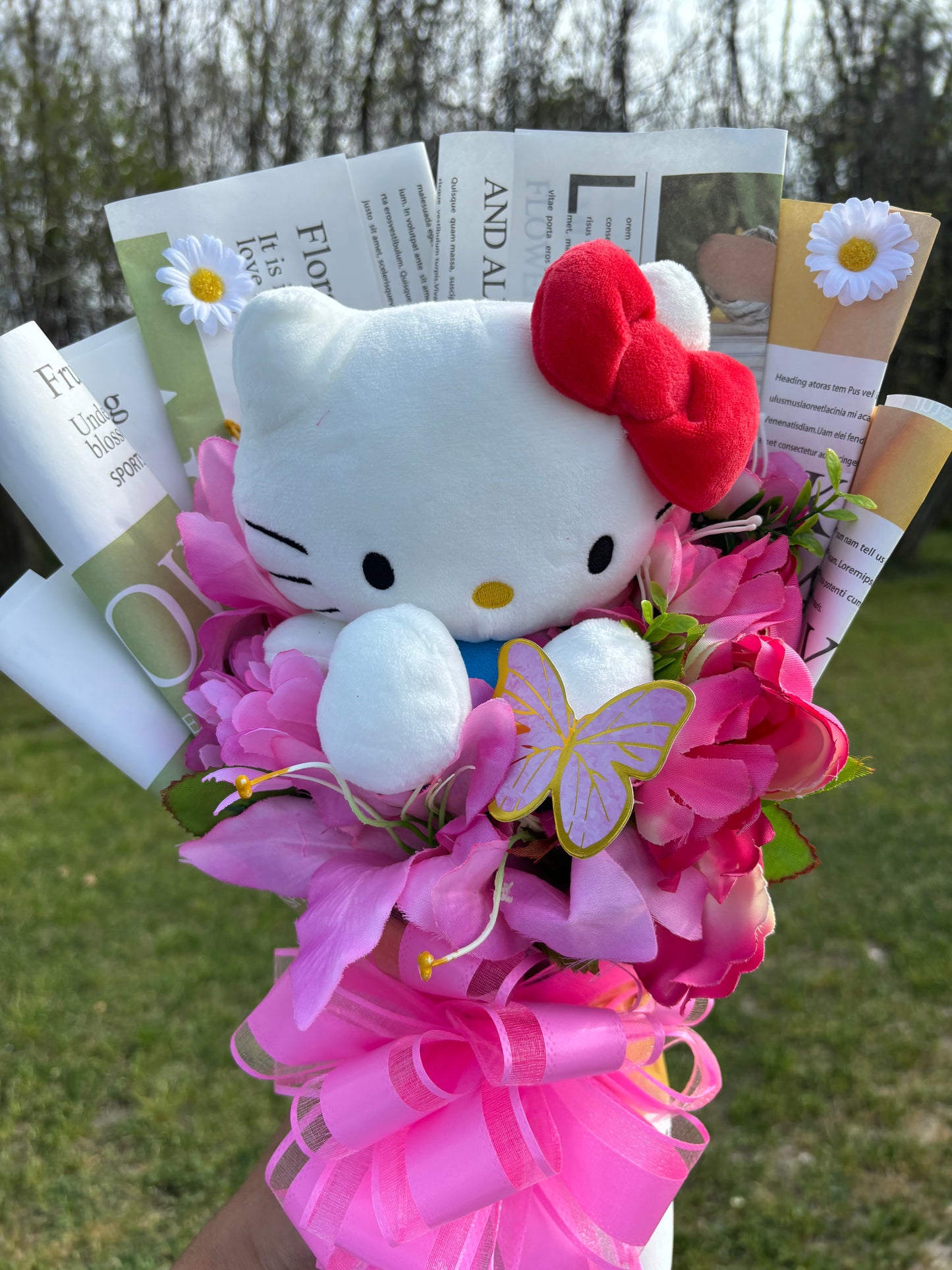 Spring  Hello Kitty 🌷☀️🫧 In Newspaper wrapping