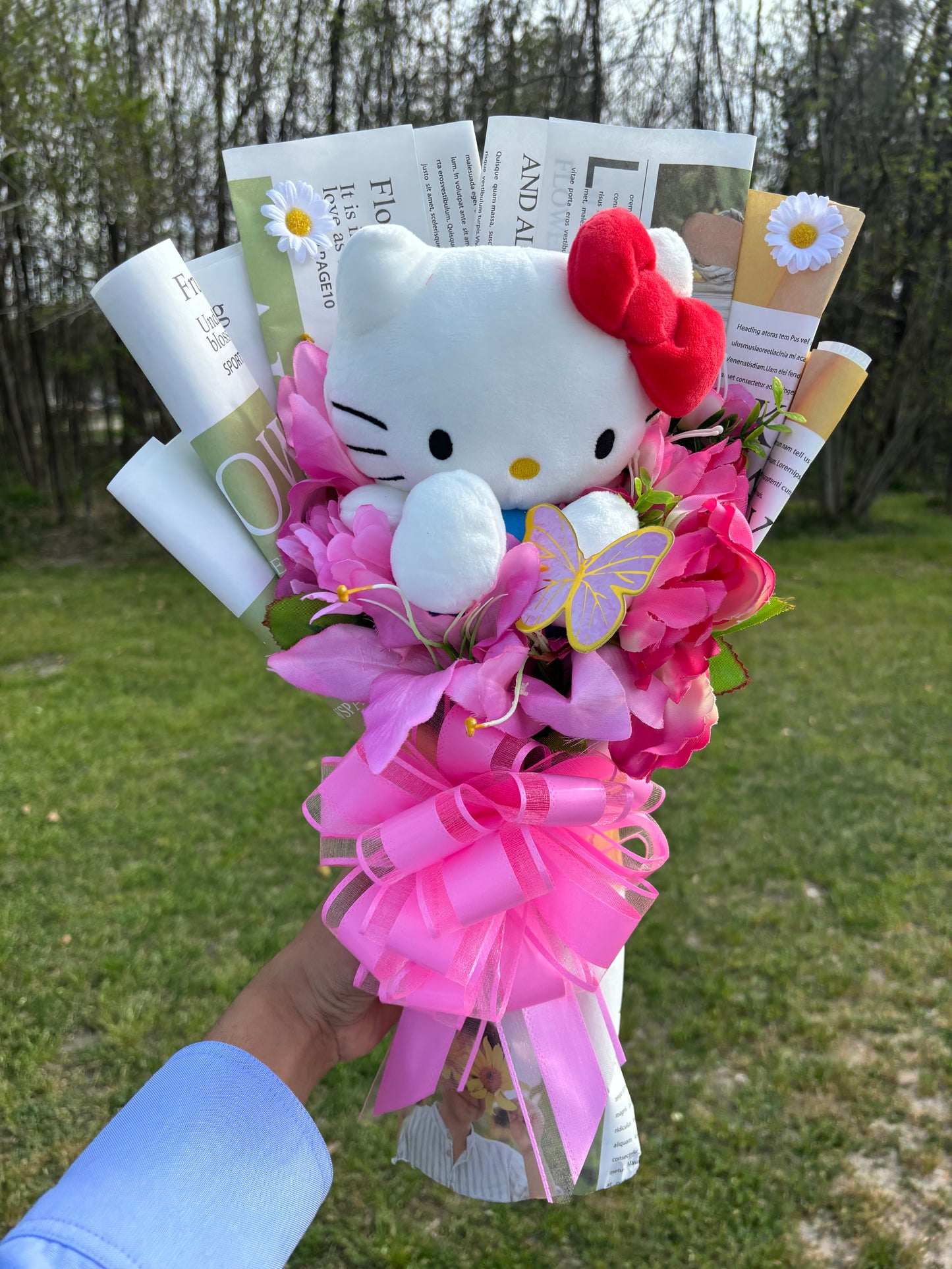 Spring  Hello Kitty 🌷☀️🫧 In Newspaper wrapping