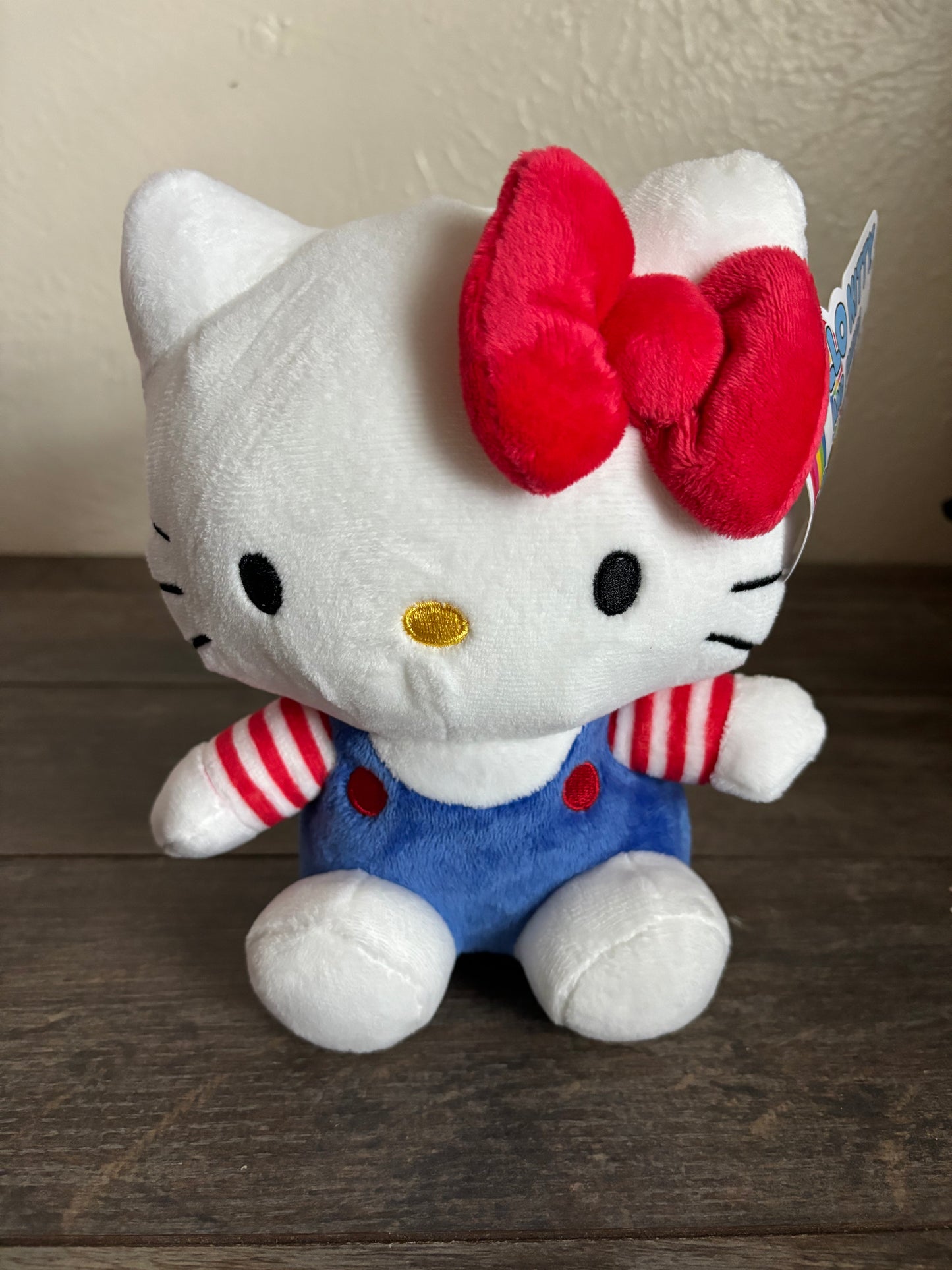 Hello kitty plushy💙