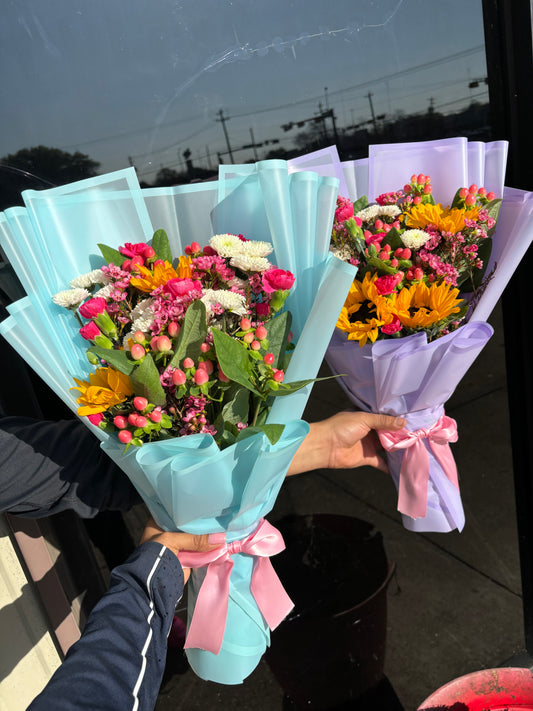 Mixed blooms spring bouquet 🌷