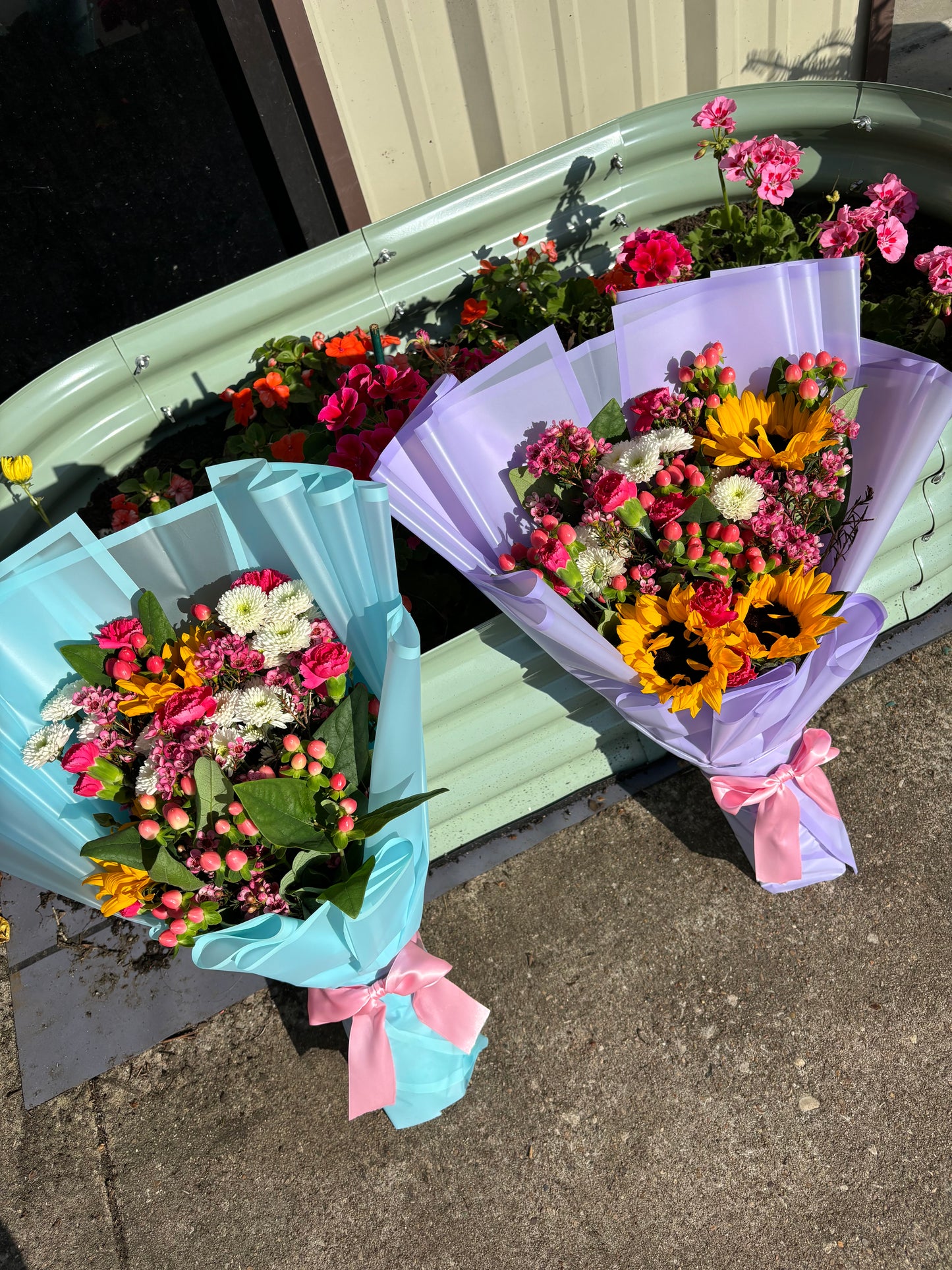 Mixed blooms spring bouquet 🌷