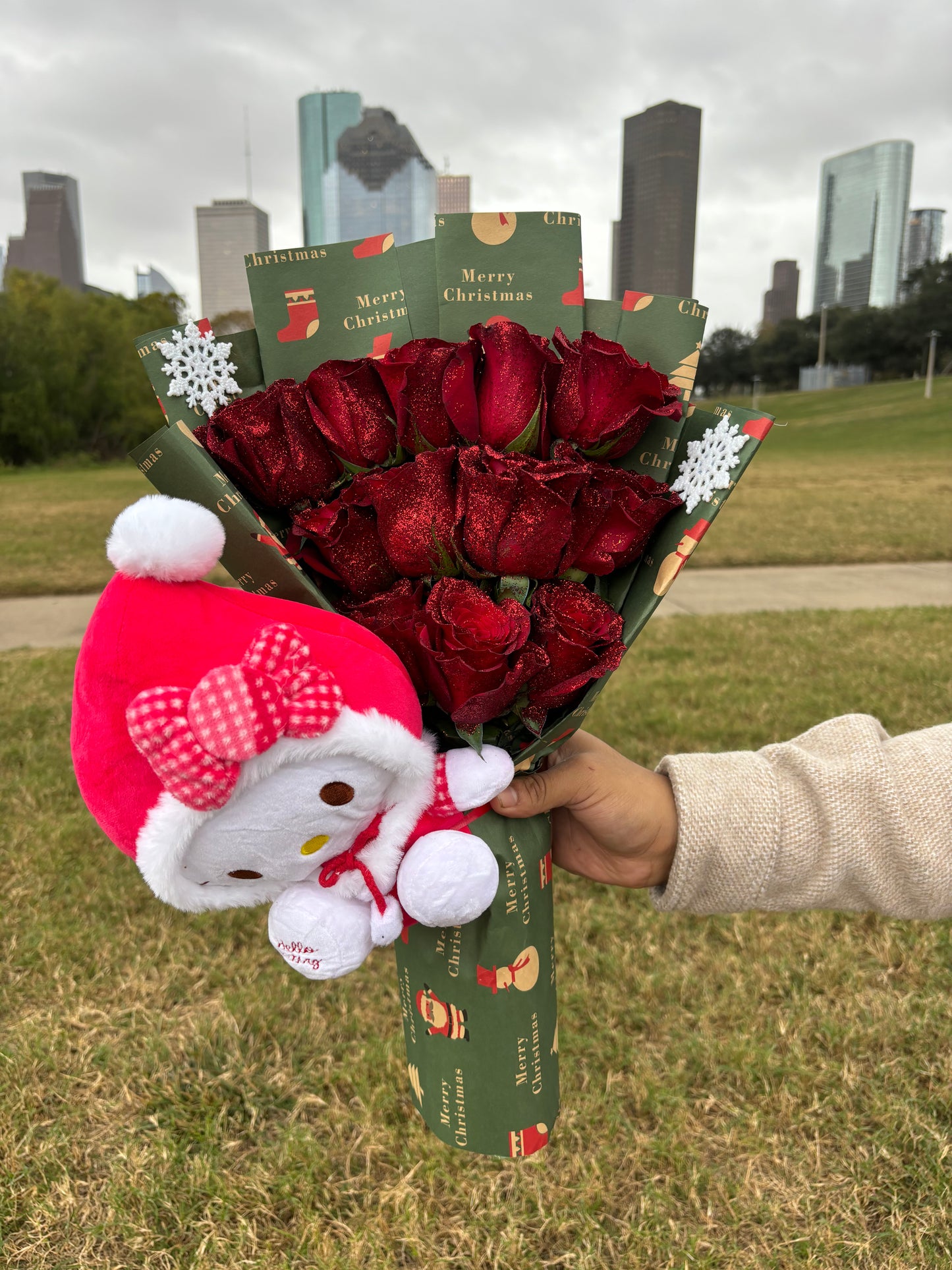 12 glittered frosty bouquet  + plushy ❄️