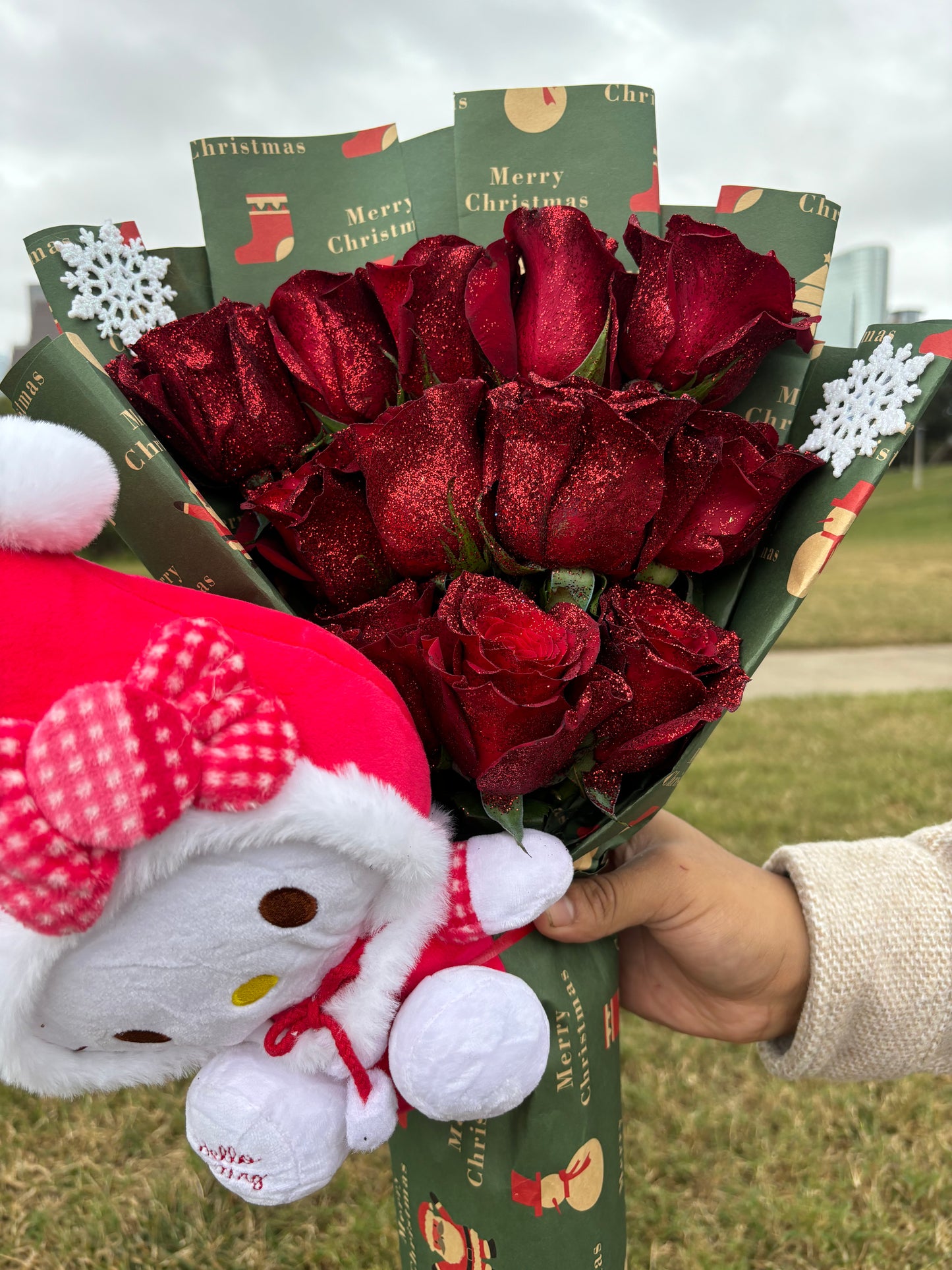 12 glittered frosty bouquet  + plushy ❄️