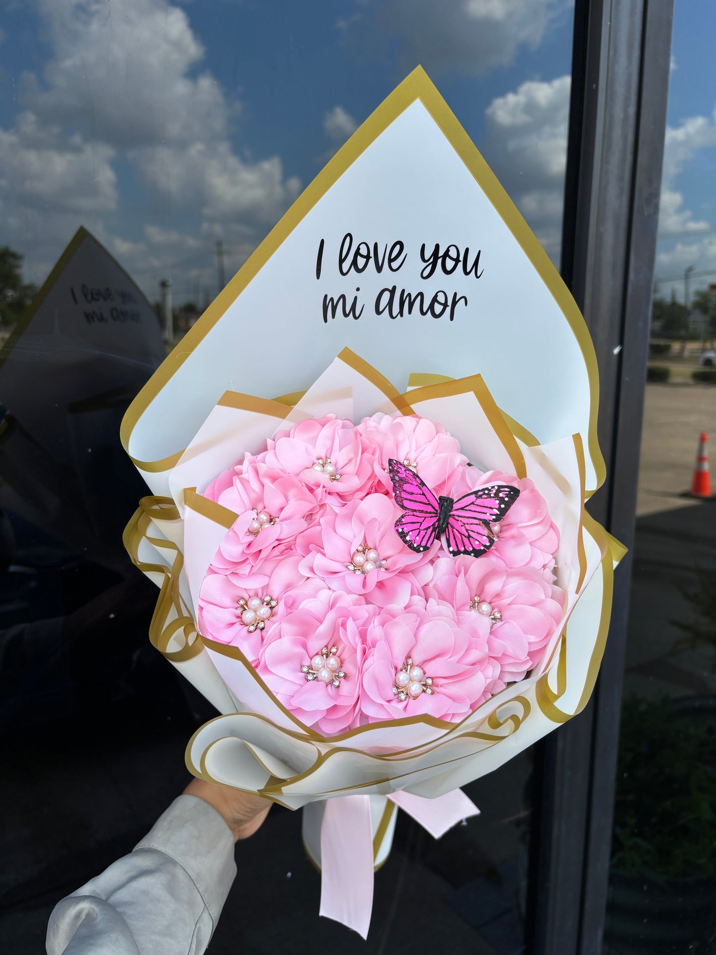 Eternal mini 9 pink daisy bouquet🌸